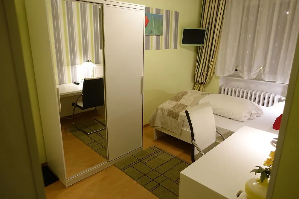 ***  Hotel Villa Konstanz Berlín Alemania